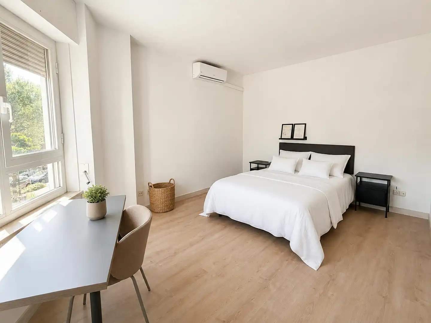Bedroom of Flat for rent in Madrid  with Air Conditioner, Heating and Washing machine