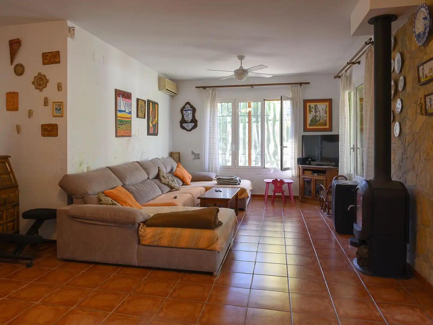 Sala d'estar de Casa o xalet de lloguer en Manises amb Calefacció, Jardí privat i Moblat