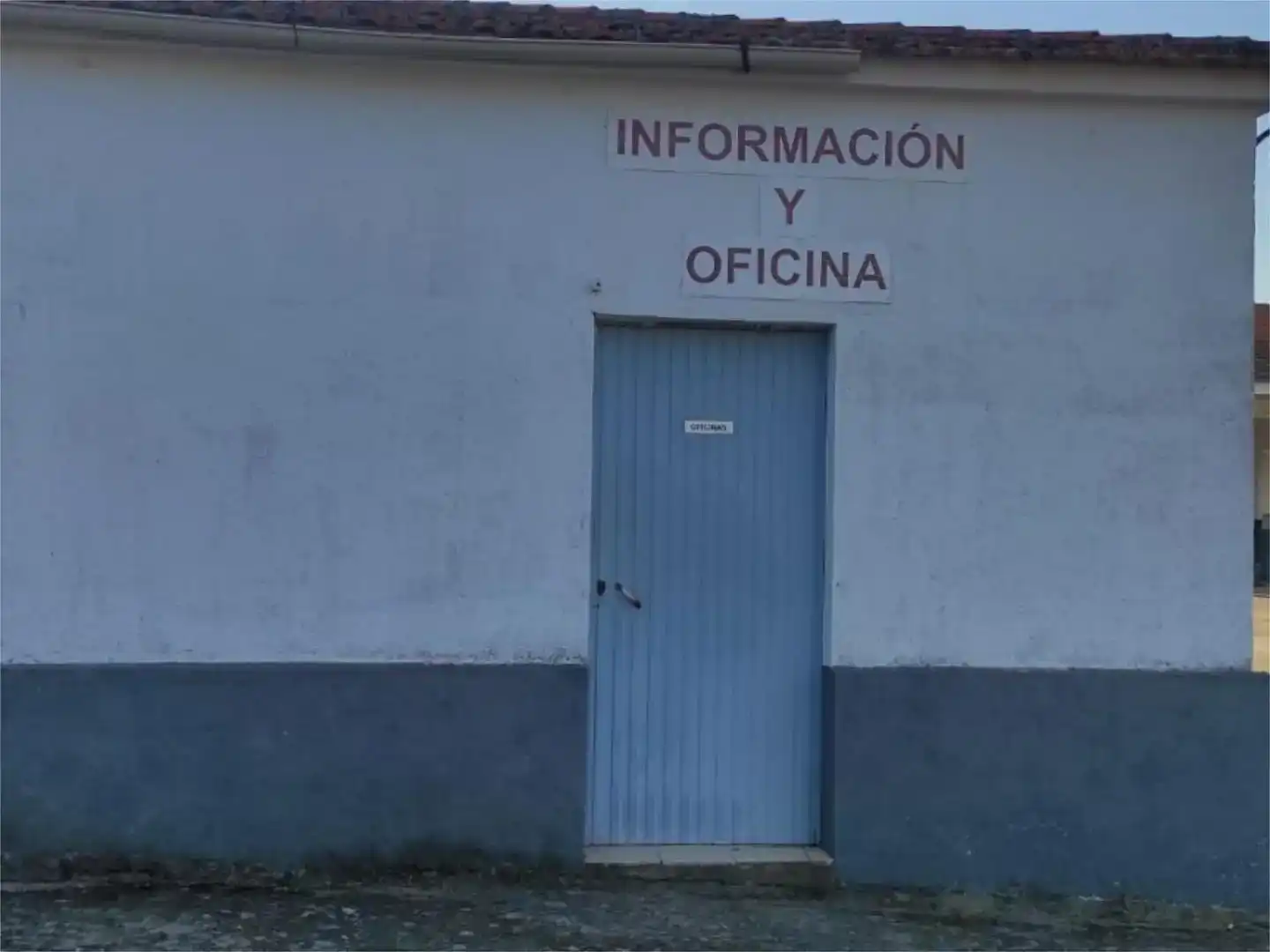 Vista exterior de Nau industrial en venda en Alcuéscar