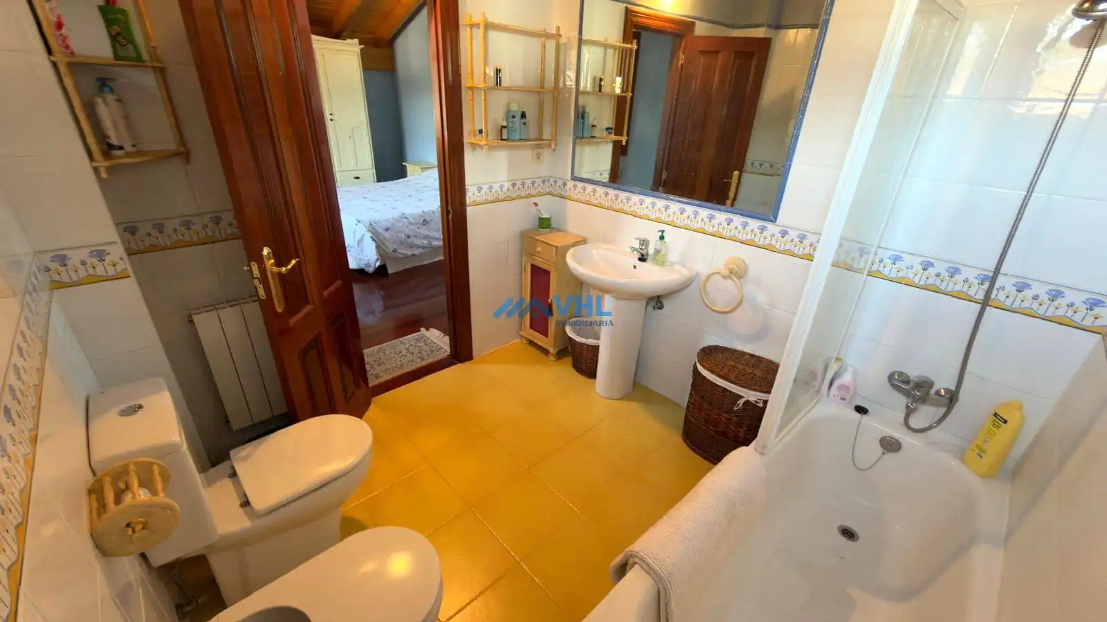 Bany de Casa o xalet en venda en Castro-Urdiales amb Calefacció, Jardí privat i Traster