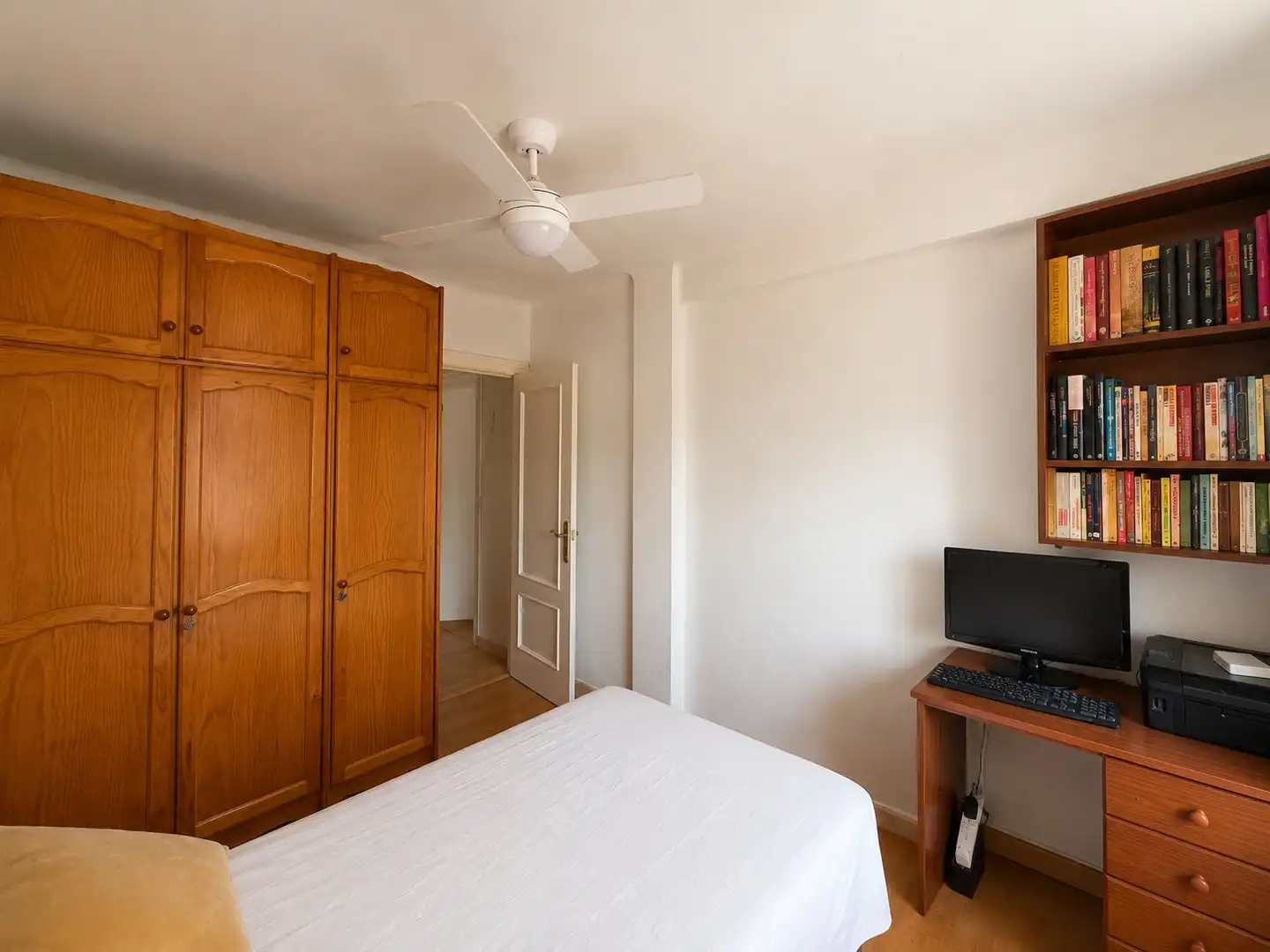 Habitación de Piso en venta en Vélez-Málaga con Aire acondicionado, Calefacción y Terraza