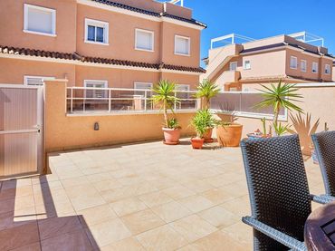 Piano terra con piscina in vendita a Orihuela Costa