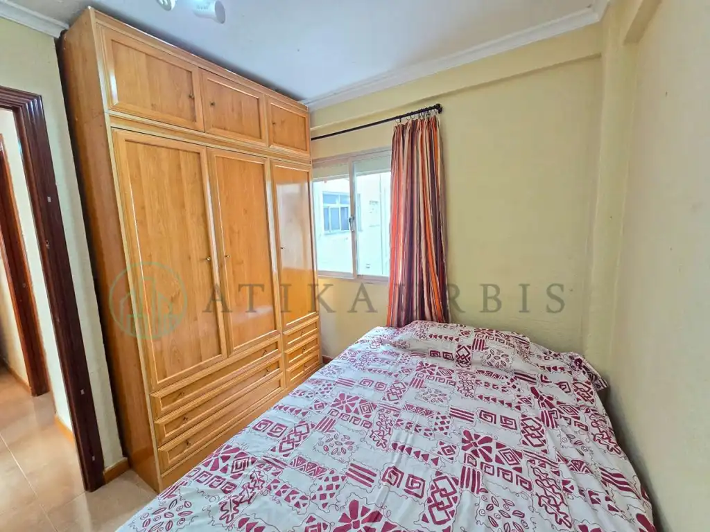 Piso en venta en Calle Manuel Altolaguirre, Girón - Las Delicias