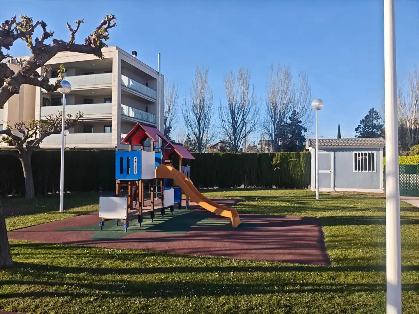 Aparcament de Casa o xalet en venda en  Zaragoza Capital amb Aire condicionat, Piscina i Balcó