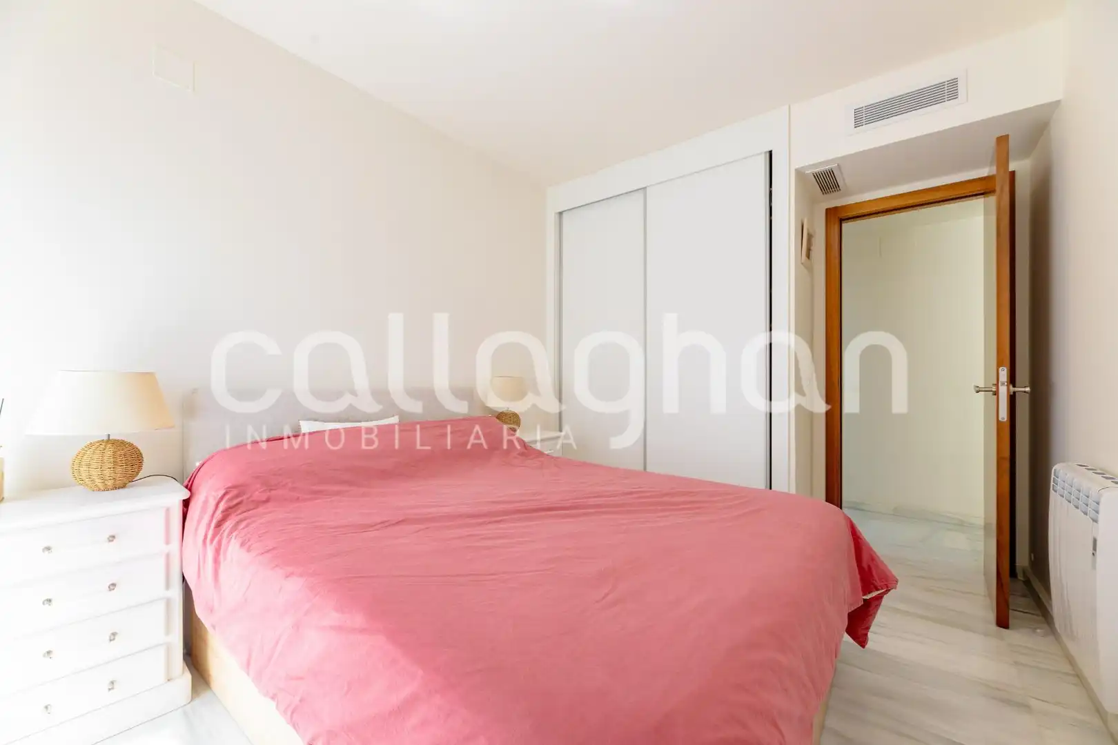 Bedroom of Detached homes for rent in Paterna  with Air Conditioner, Heating and Private garden