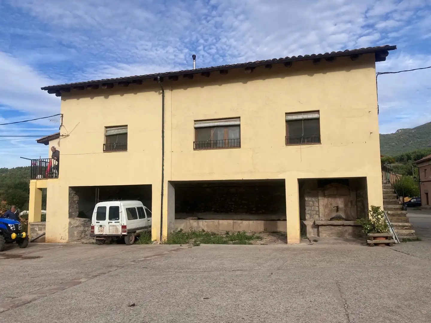 Vista exterior de Casa o xalet en venda en El Pont de Suert amb Calefacció, Jardí privat i Parquet