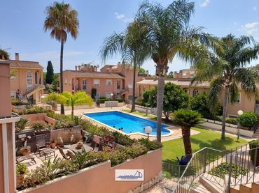 Àtic amb piscina en venda a Carrer de Sant Llorenç 3
