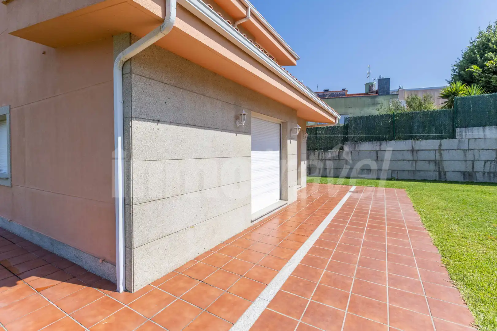 Außenansicht von Haus oder Chalet zum Verkauf in Sanxenxo mit Heizung, Privatgarten und Parkett
