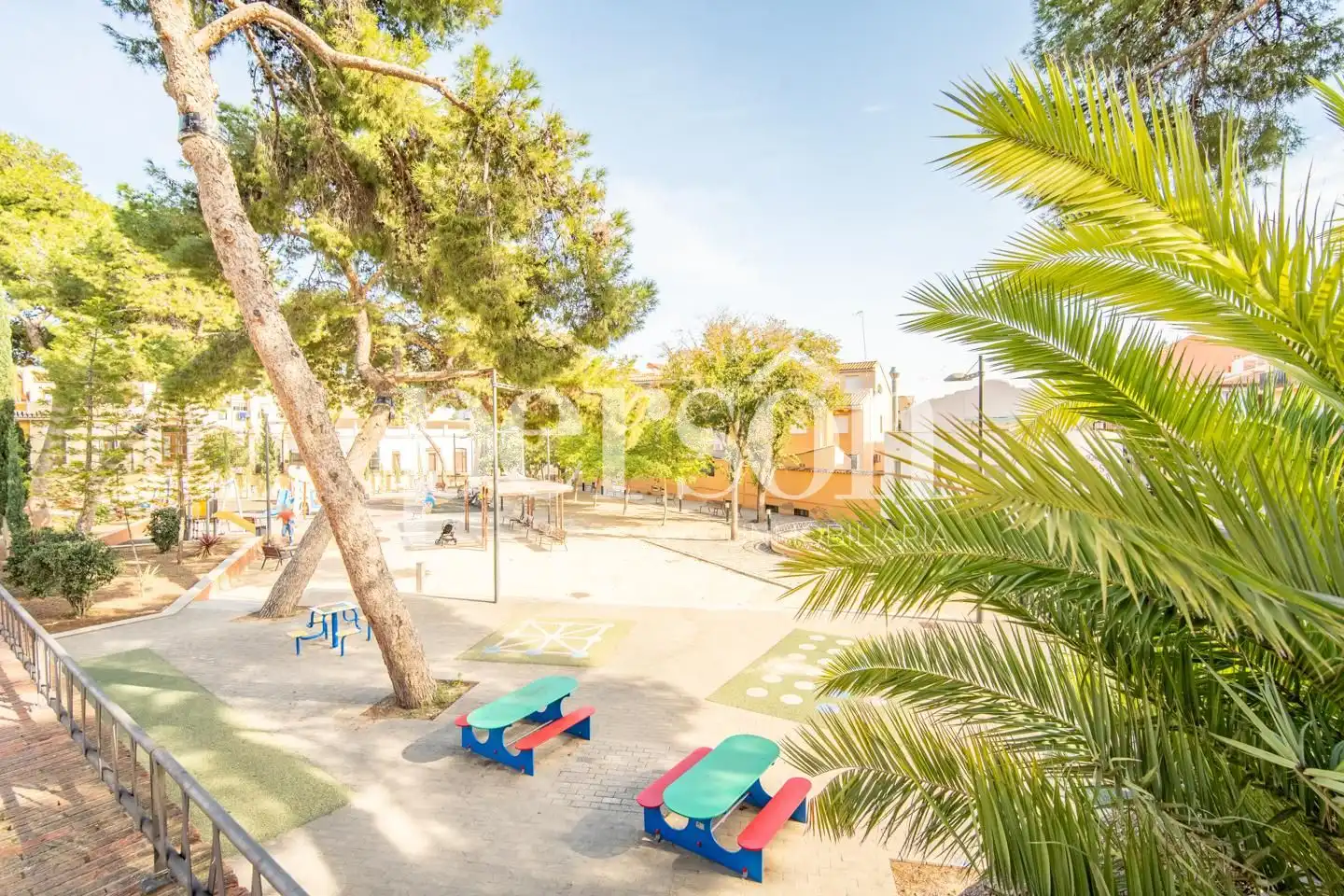 Vista exterior de Casa o xalet en venda en Rocafort amb Aire condicionat, Jardí privat i Terrassa