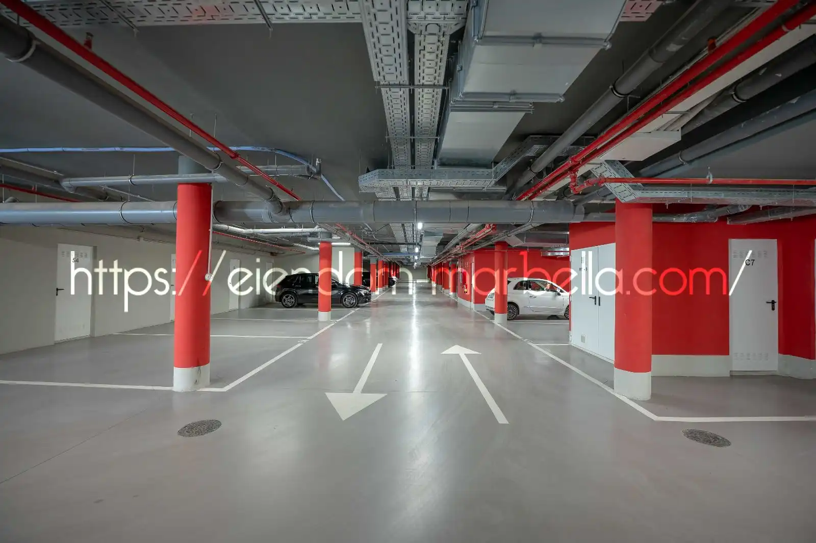Parking de Apartamento en venta en Marbella con Aire acondicionado, Terraza y Amueblado