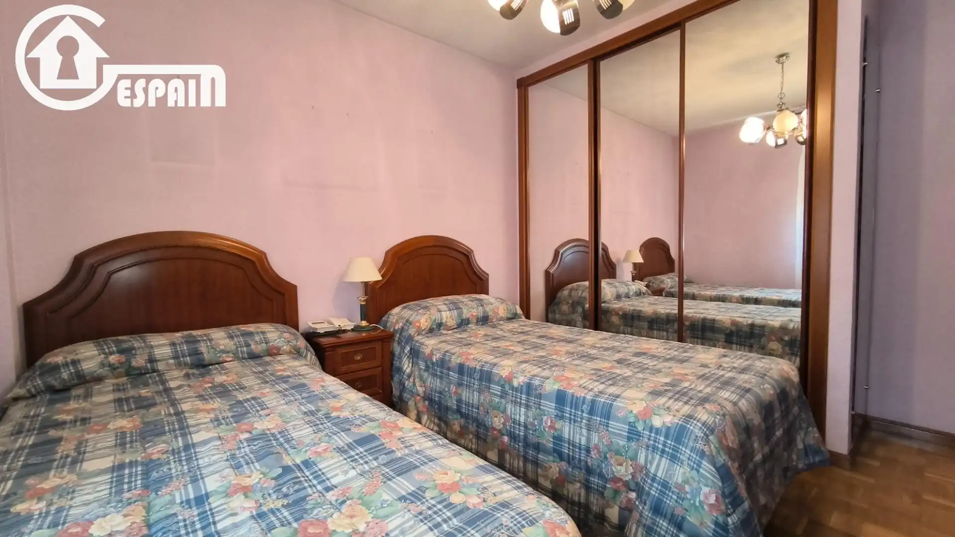 Bedroom of Flat for sale in Madrid  with Air Conditioner and Heating
