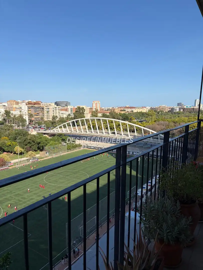 Vista exterior de Piso de alquiler en Valencia con Aire acondicionado, Calefacción y Parquet