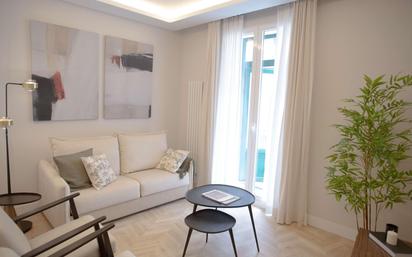 Living room of Flat for sale in  Madrid Capital  with Air Conditioner and Balcony