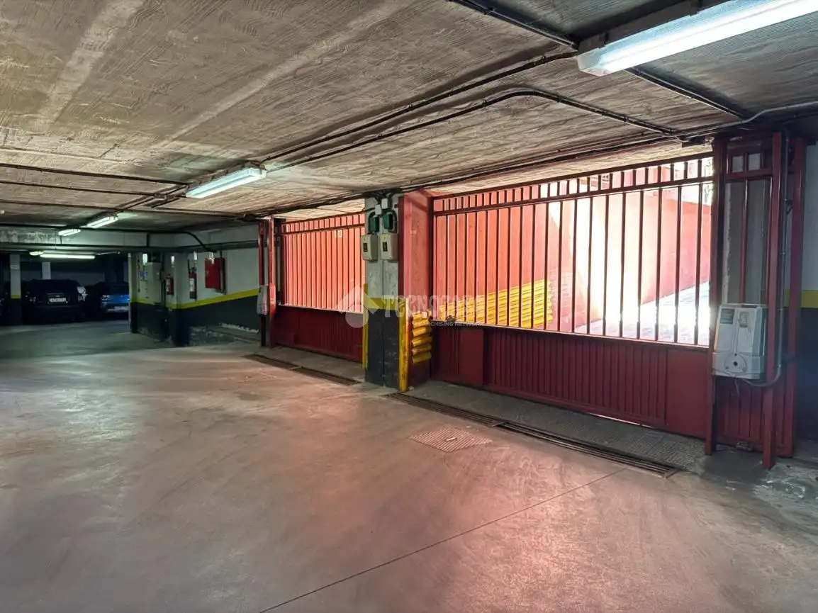 Parking of Garage for rent in Madrid