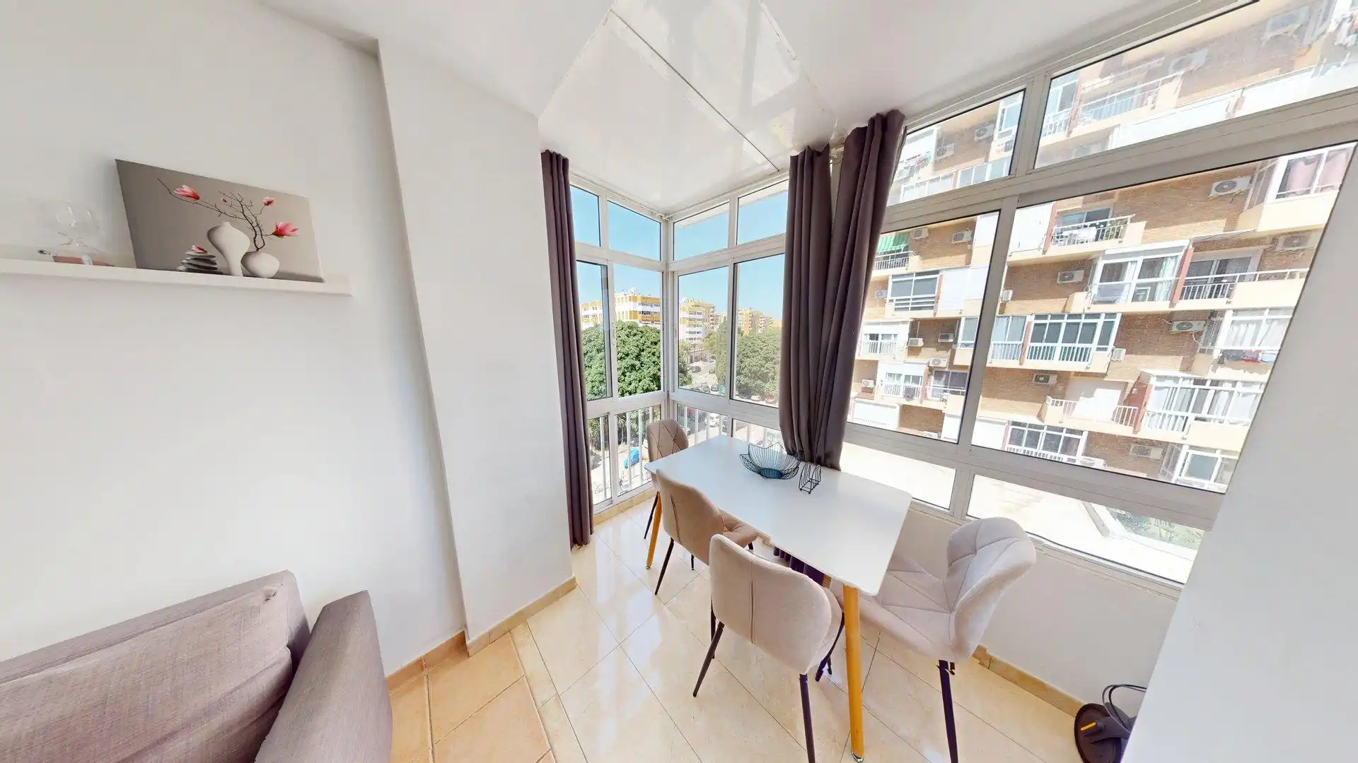 Dining room of Flat for sale in Benalmádena  with Air Conditioner, Swimming Pool and Furnished