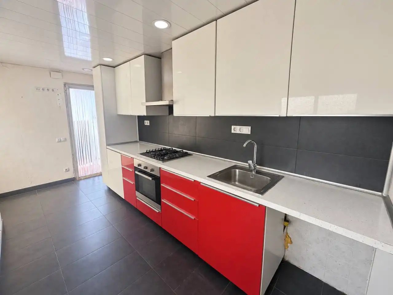 Semi-detached house with garden for sale in Calle Antonio Vico, imagen 2