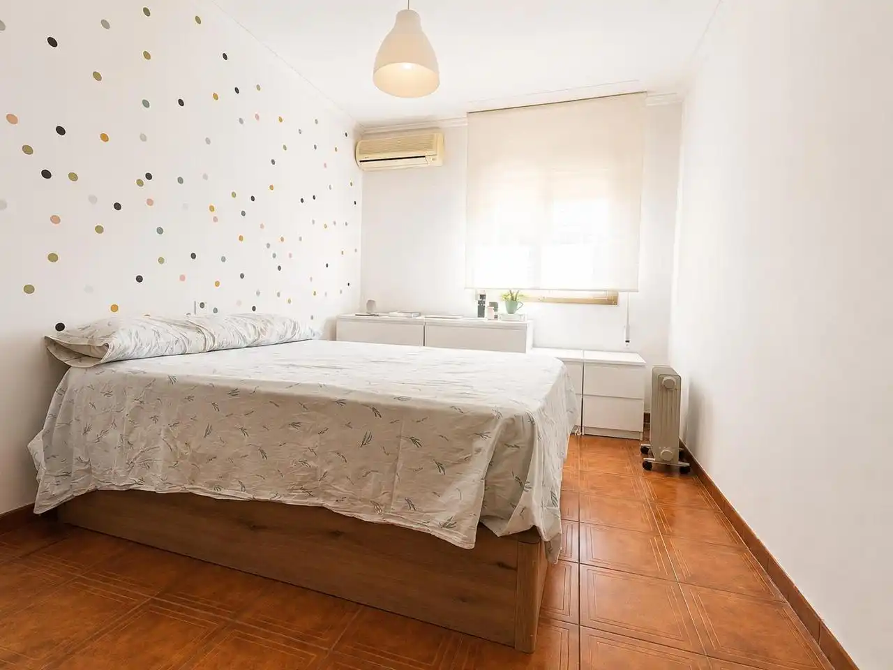 Dormitori de Casa o xalet en venda en Oliva amb Jardí privat, Terrassa i Traster
