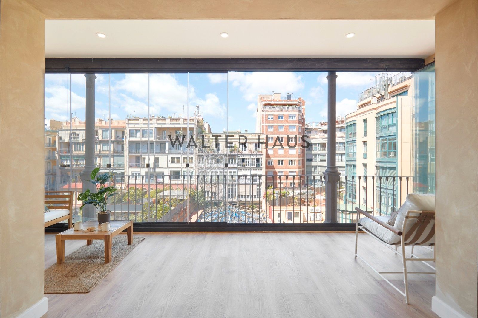 Exterior view of Flat for sale in  Barcelona Capital  with Air Conditioner, Heating and Terrace