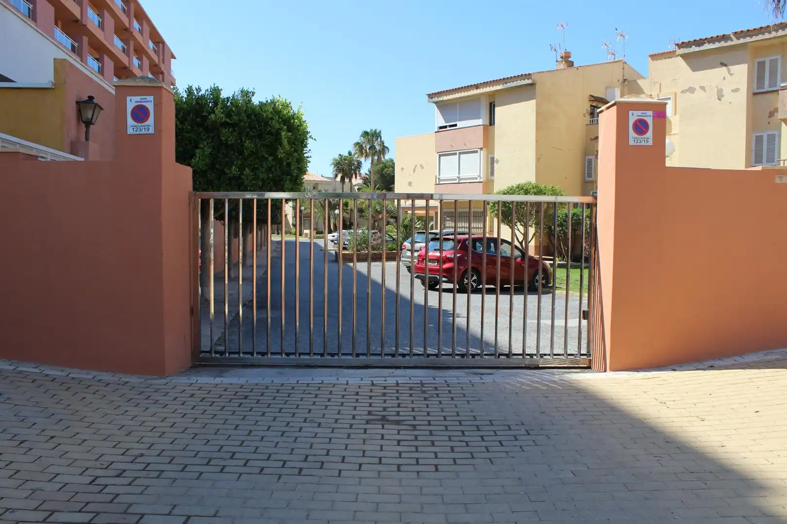 Parking de Apartamento en venta en Roquetas de Mar con Jardín privado, Trastero y Amueblado