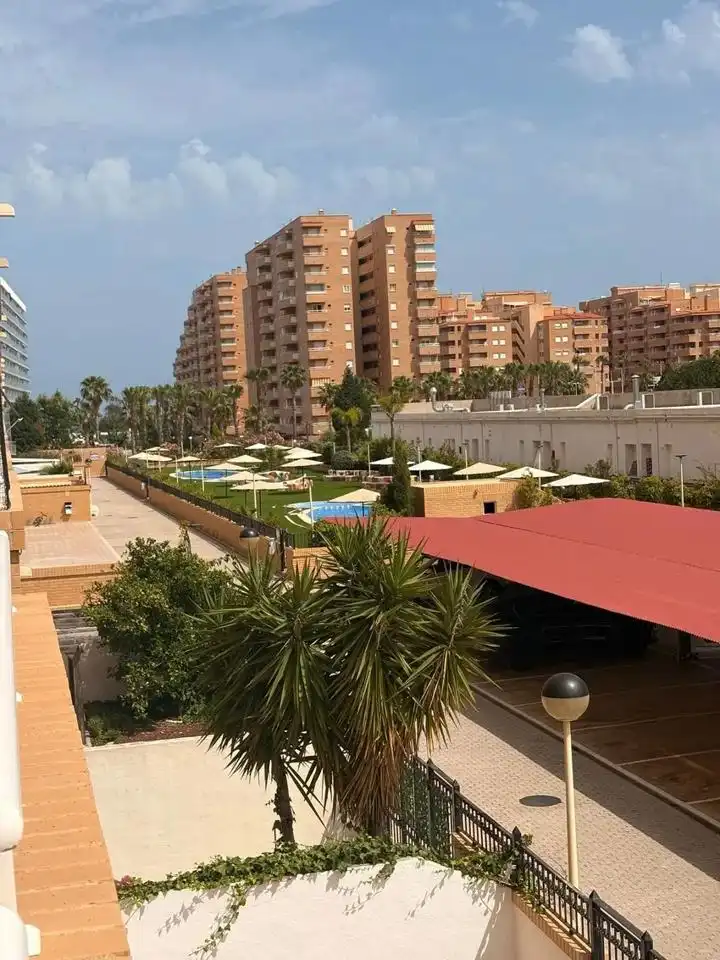 Vista exterior de Pis en venda en Oropesa del Mar / Orpesa amb Aire condicionat, Calefacció i Terrassa