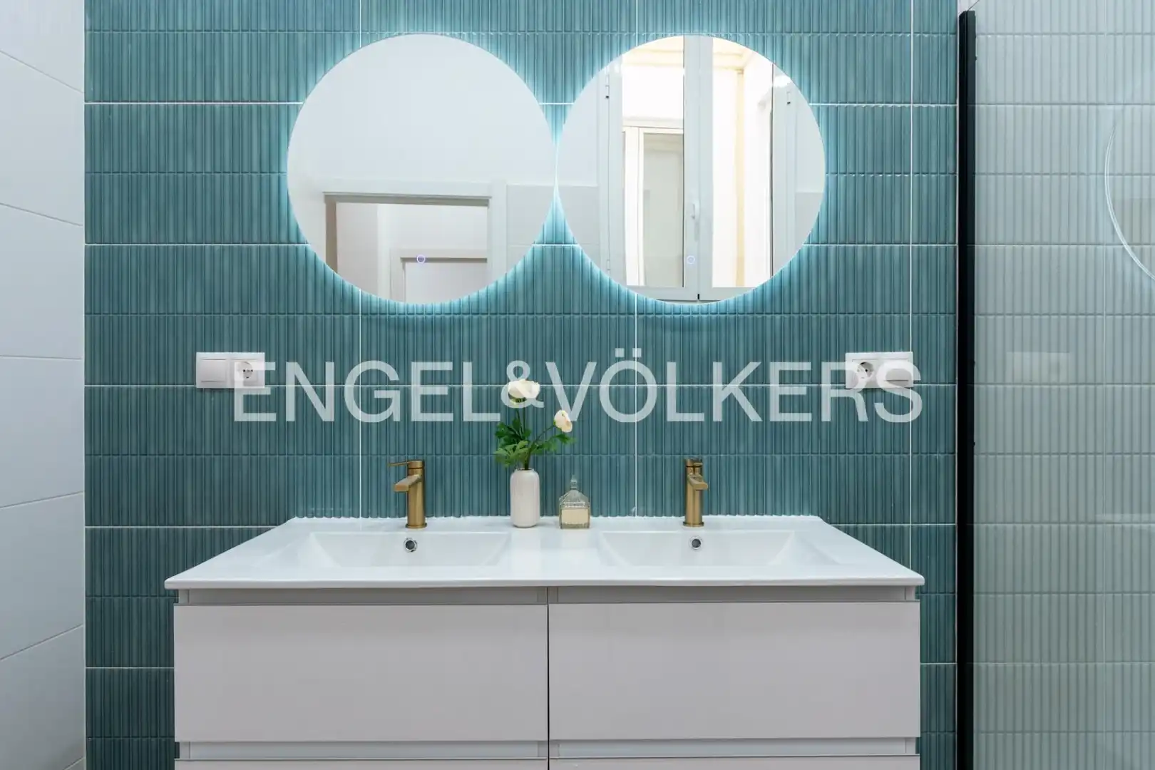 Bathroom of Flat for sale in Sevilla  with Air Conditioner, Heating and Balcony