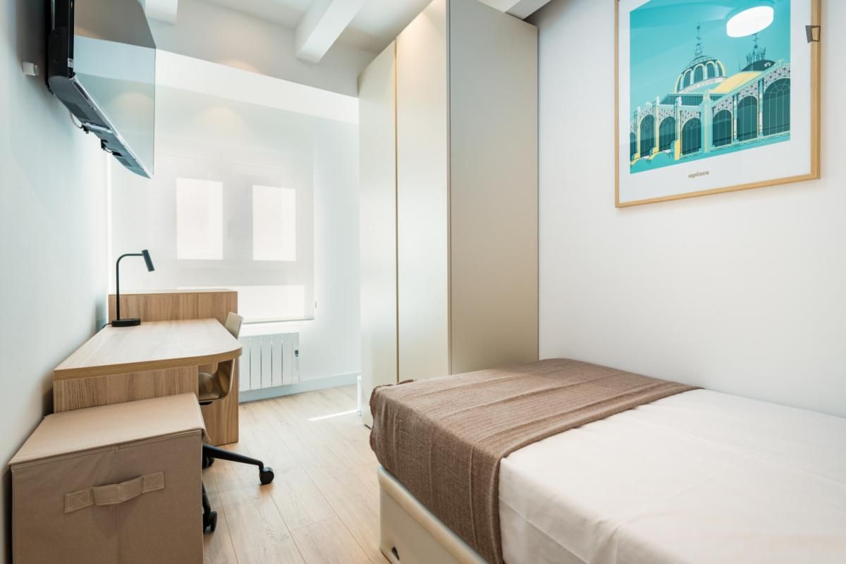 Dormitori de Apartament per a compartir en  Valencia Capital amb Aire condicionat, Calefacció i Moblat
