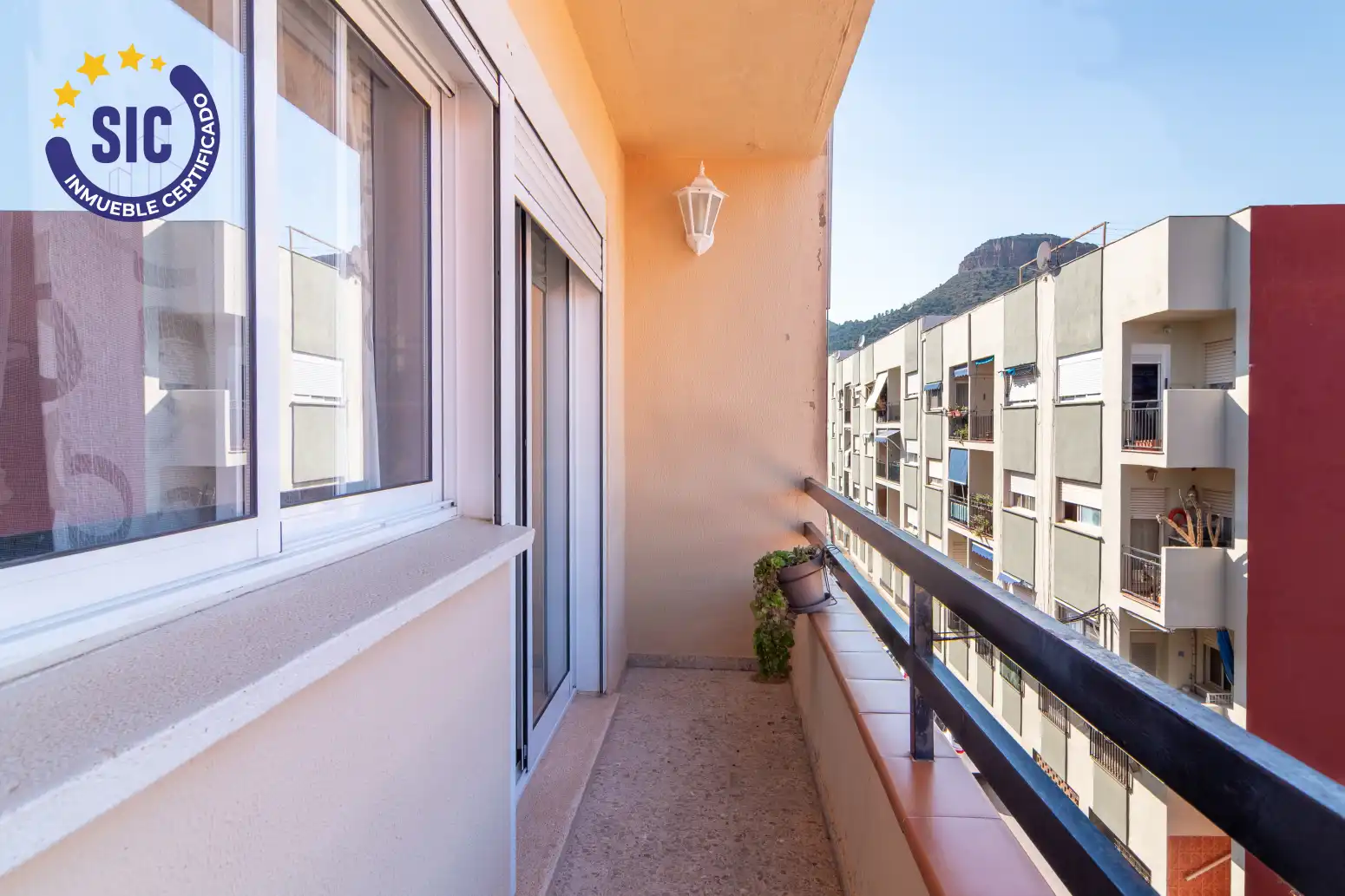 Terraza de Piso en venta en Gilet con Calefacción y Balcón