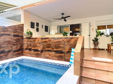 Adossat amb piscina en venda a GENOVES