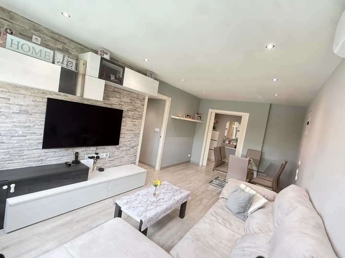 Living room of Flat for sale in Mejorada del Campo  with Air Conditioner, Heating and Furnished
