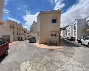 Vista exterior de Casa adosada en venda en Níjar amb Terrassa, Traster i Balcó