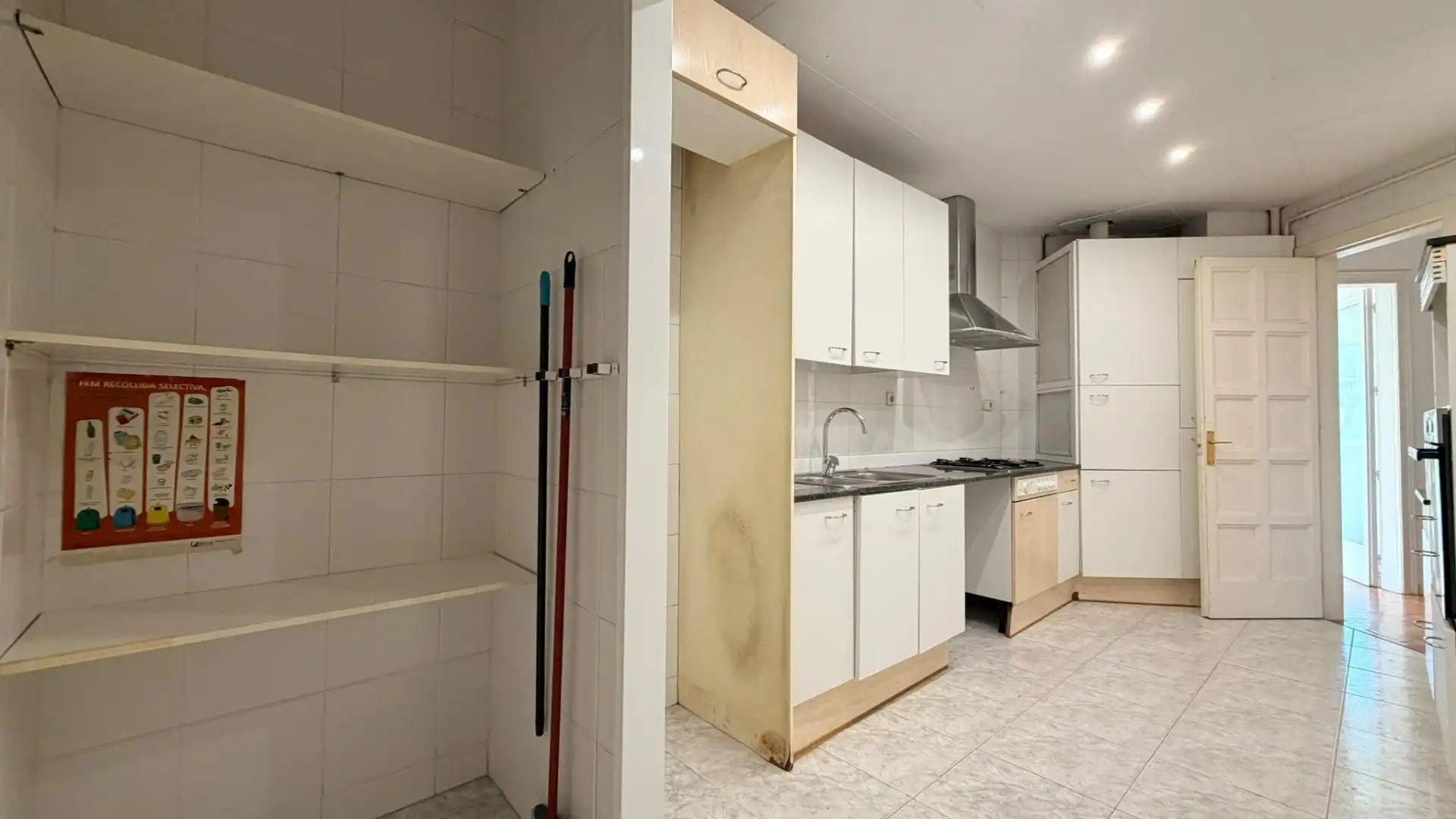 Cocina de Piso en venta en Barcelona con Parquet