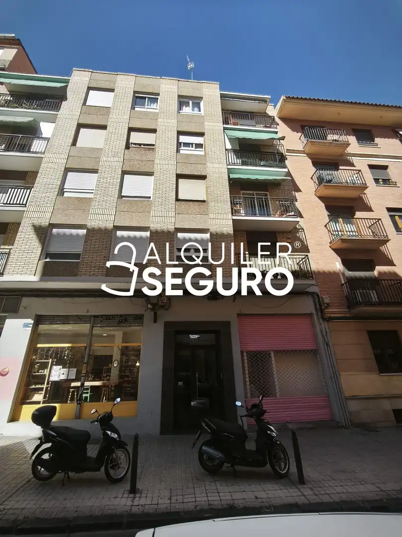 Piso de alquiler en del Sepulcro , La Magdalena