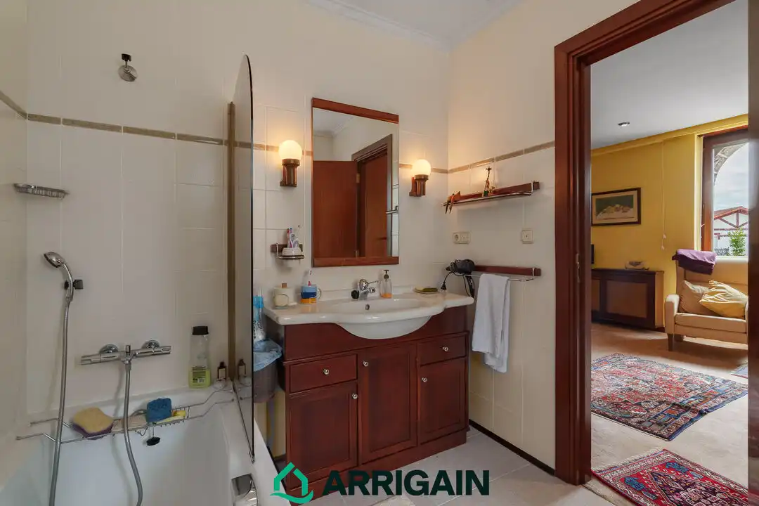 Baño de Casa o chalet en venta en Irun  con Calefacción, Jardín privado y Terraza