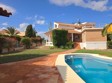 Villa con piscina in vendita a Carrer del Duc