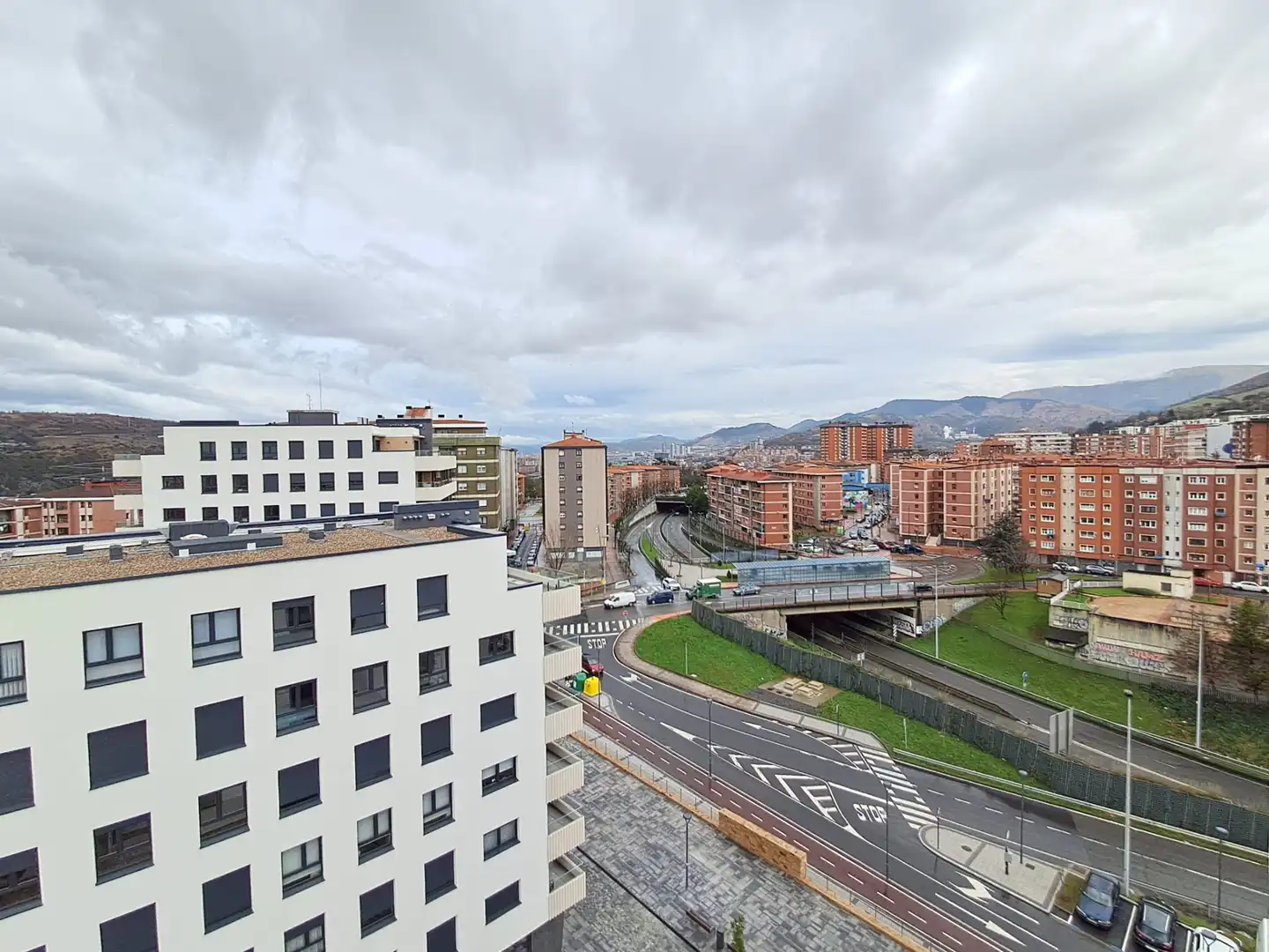 Vista exterior de Àtic en venda en Barakaldo  amb Calefacció, Terrassa i Traster