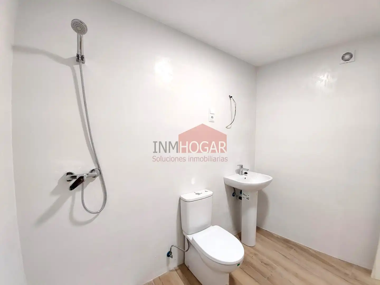 Baño de Dúplex en venta en Arévalo con Calefacción, Terraza y Balcón