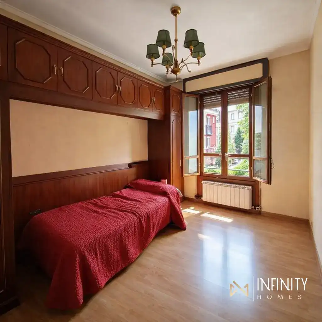 Bedroom of Flat for rent in Bilbao   with Heating
