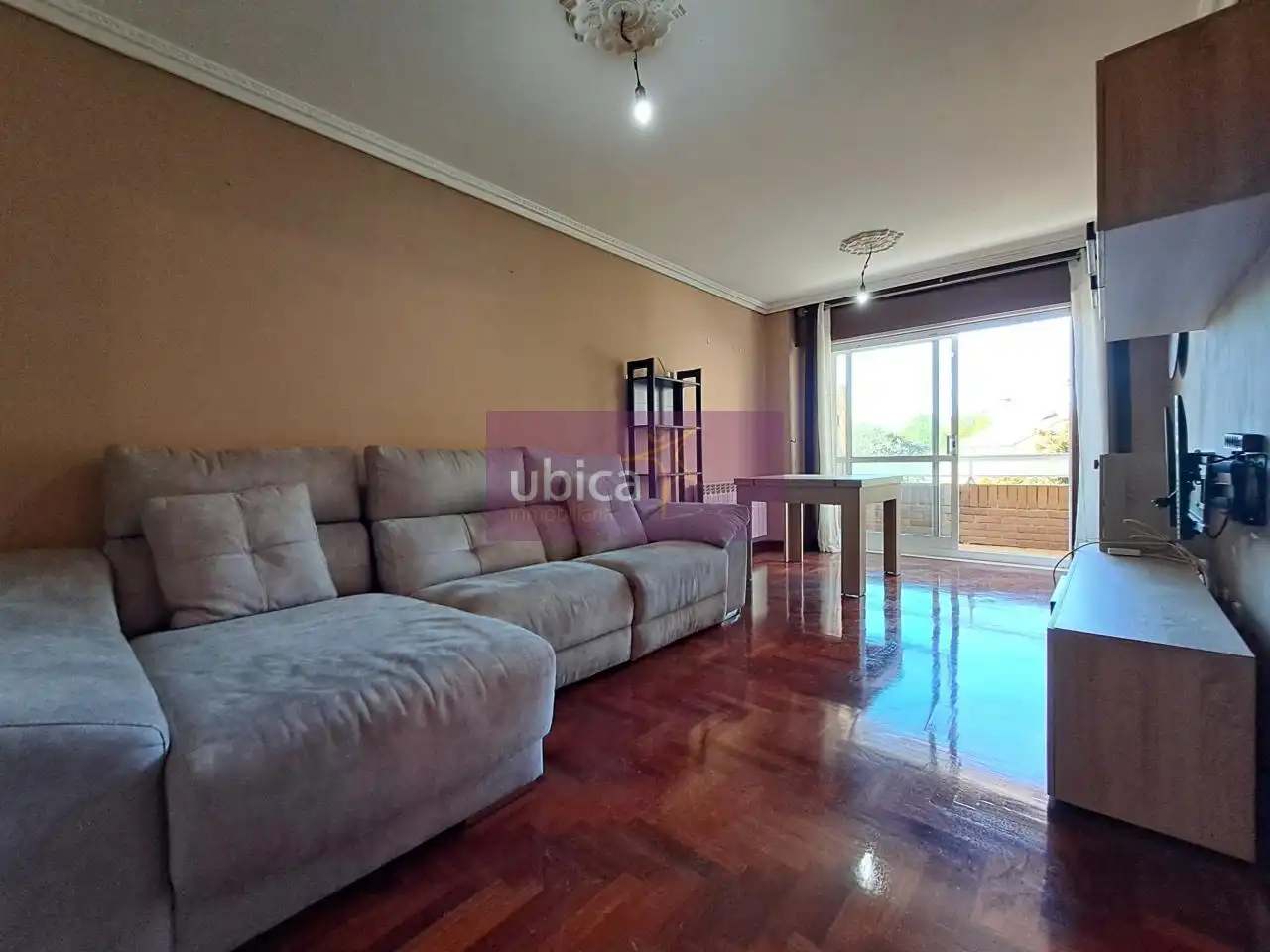 Sala de estar de Piso en venta en Ponteareas con Calefacción, Parquet y Terraza