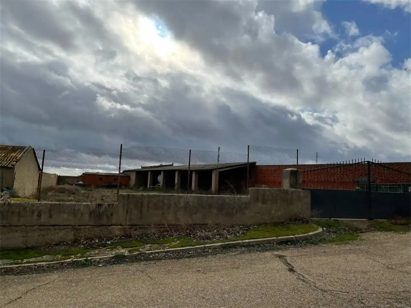 Vista exterior de Casa o xalet en venda en Castronuevo amb Jardí privat, Traster i Balcó