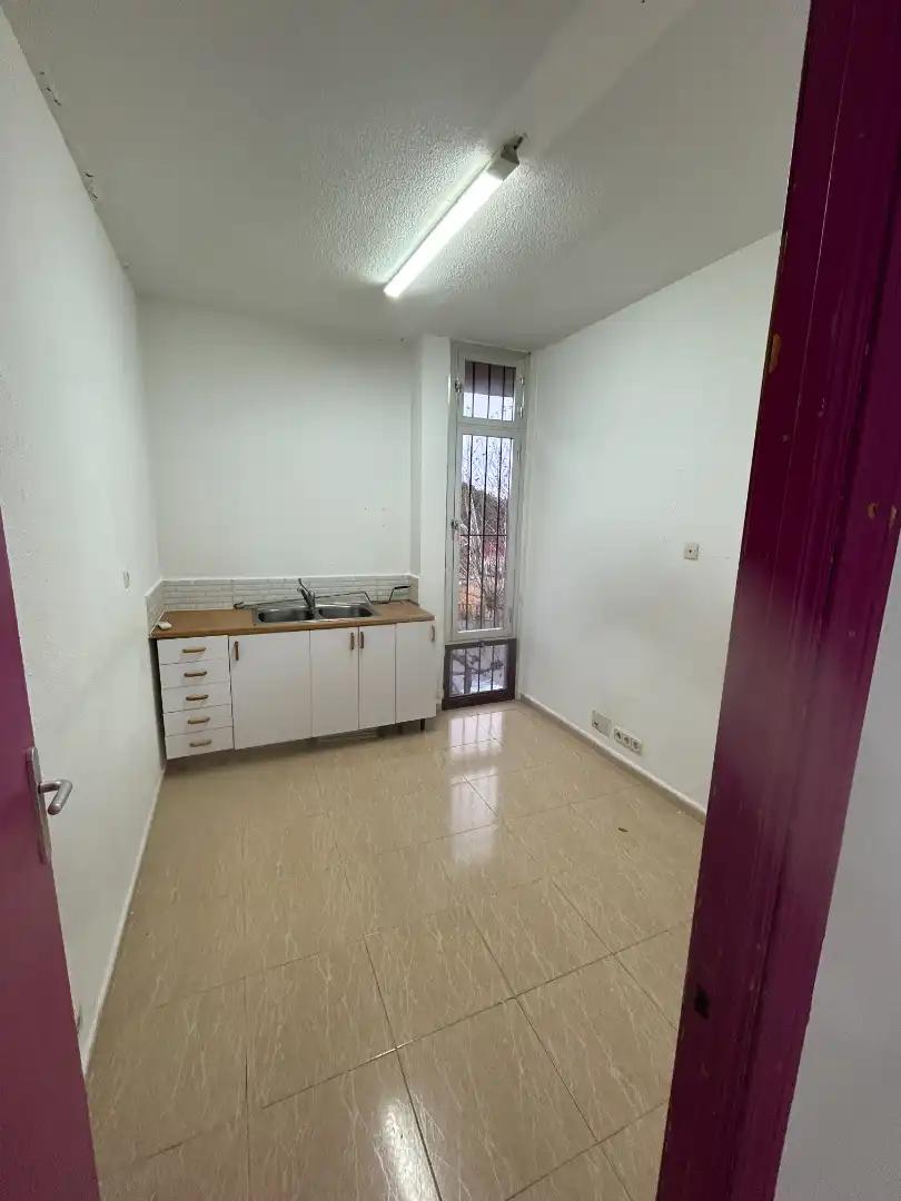 Cocina de Local en venta en El Escorial con Aire acondicionado