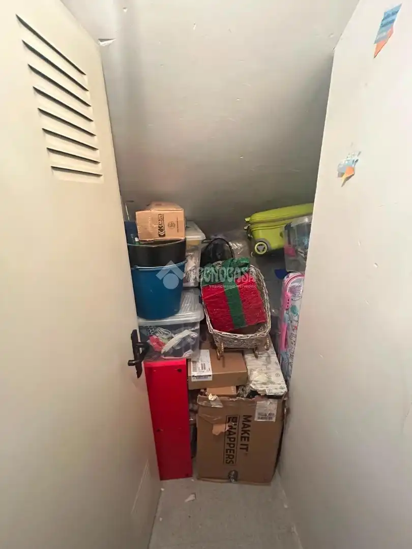 Flat for sale in Madrid  with Air Conditioner, Heating and Storage room