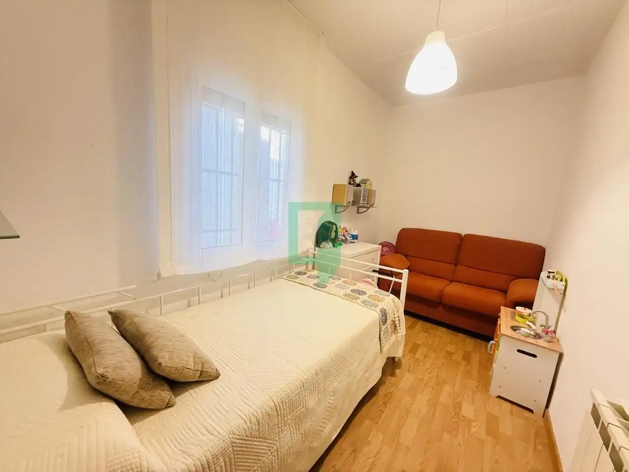 Dormitori de Casa o xalet en venda en Badalona amb Calefacció, Parquet i Balcó
