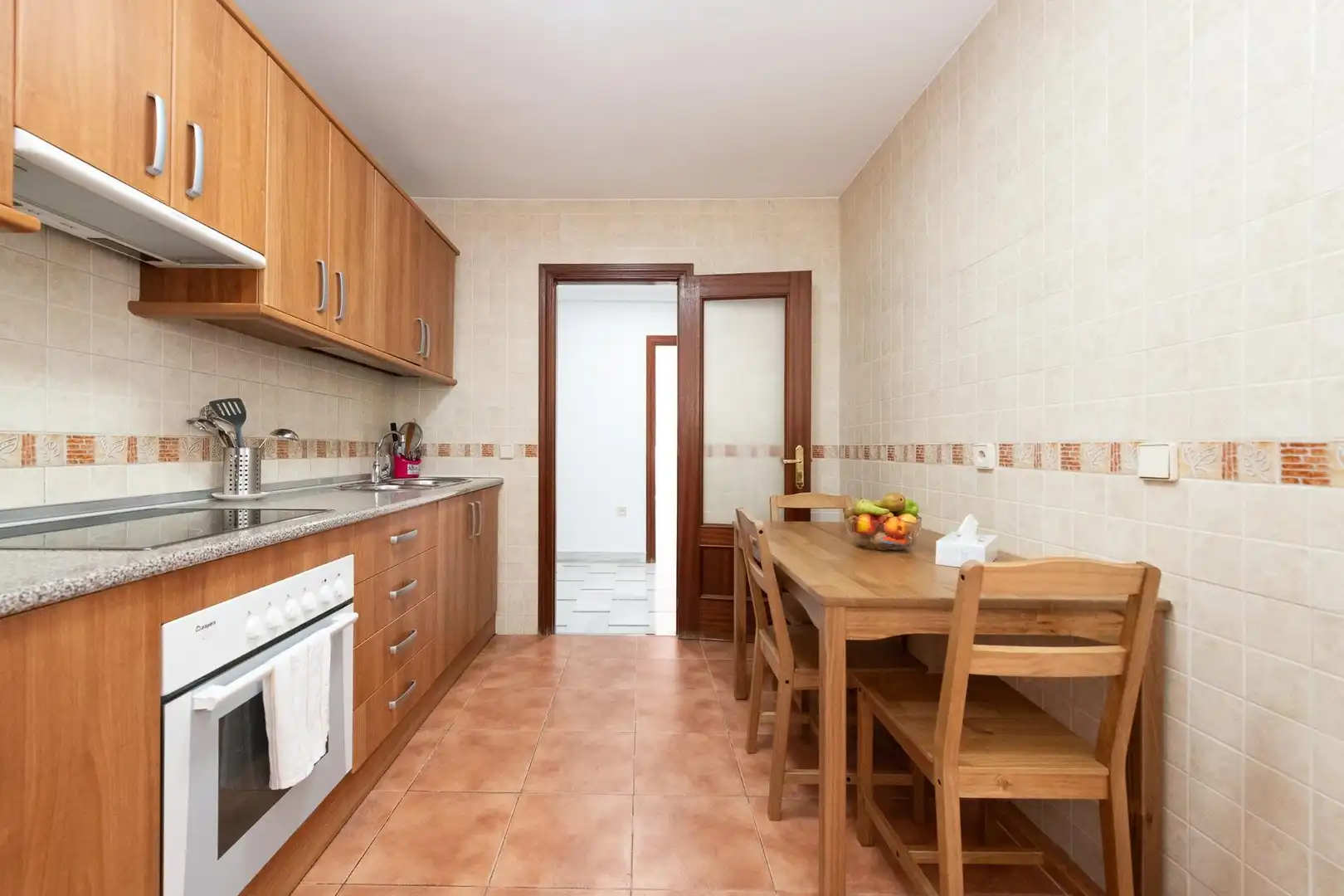 Cocina de Piso en venta en Málaga con Terraza, Trastero y Piscina comunitaria