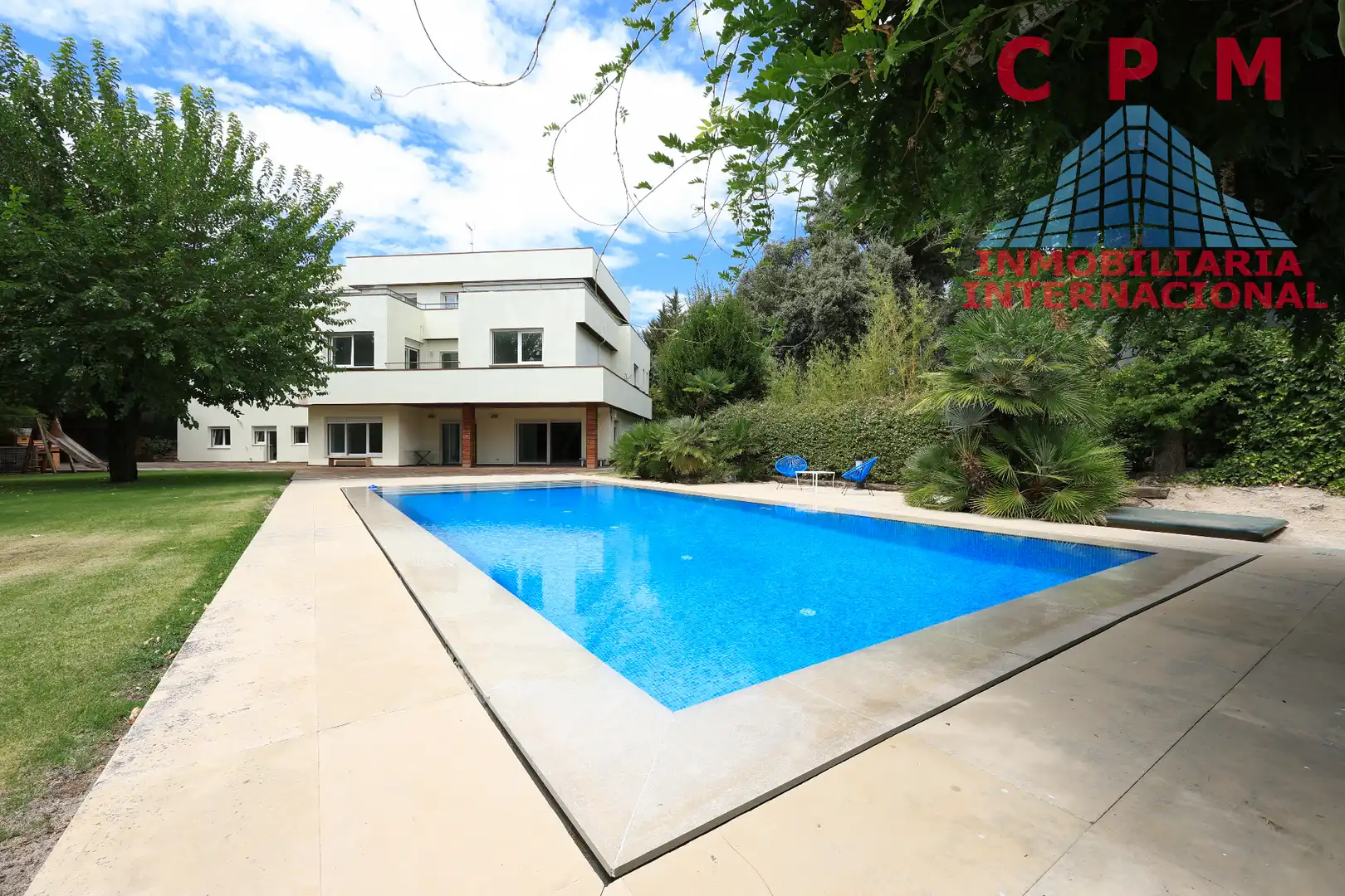 Piscina de Casa o xalet de lloguer en Madrid amb Aire condicionat, Calefacció i Jardí privat