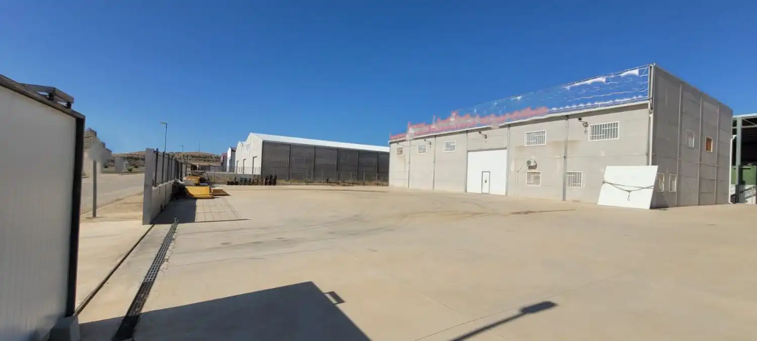 Nau industrial en venda a Valdepeñas, imagen 2