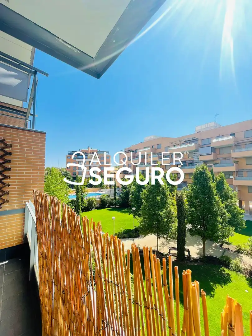 Vista exterior de Pis de lloguer en Madrid amb Aire condicionat, Calefacció i Piscina