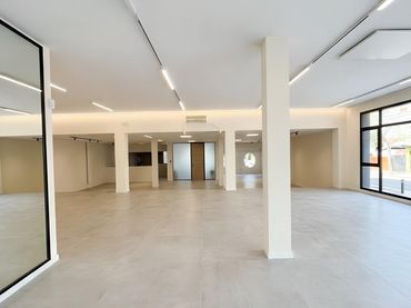 Locale commerciale in vendita a Llevant