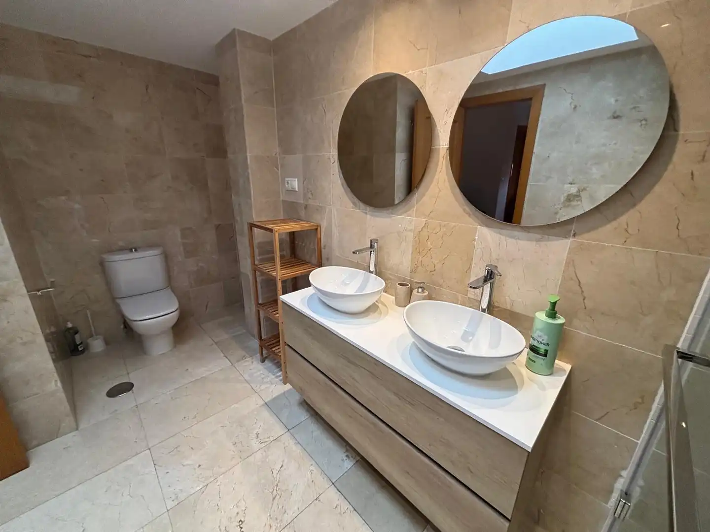 Bathroom of Flat for rent in Oviedo   with Air Conditioner, Heating and Parquet flooring