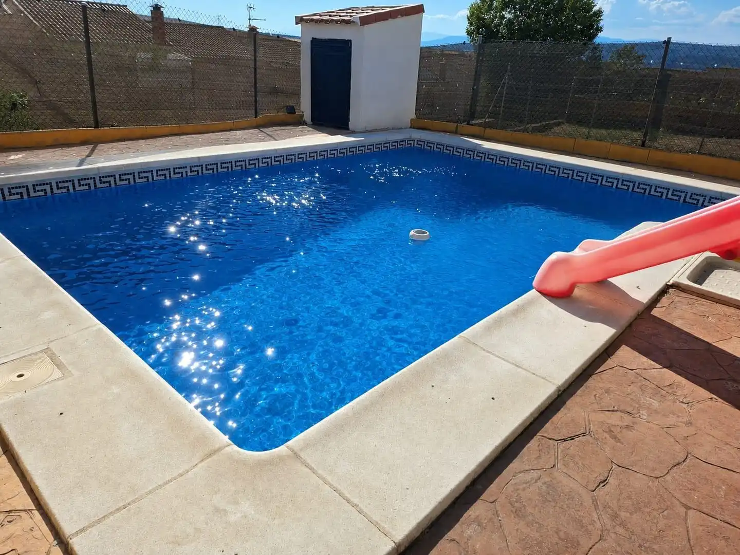 Piscina de Casa o xalet en venda en Otero amb Aire condicionat, Jardí privat i Traster