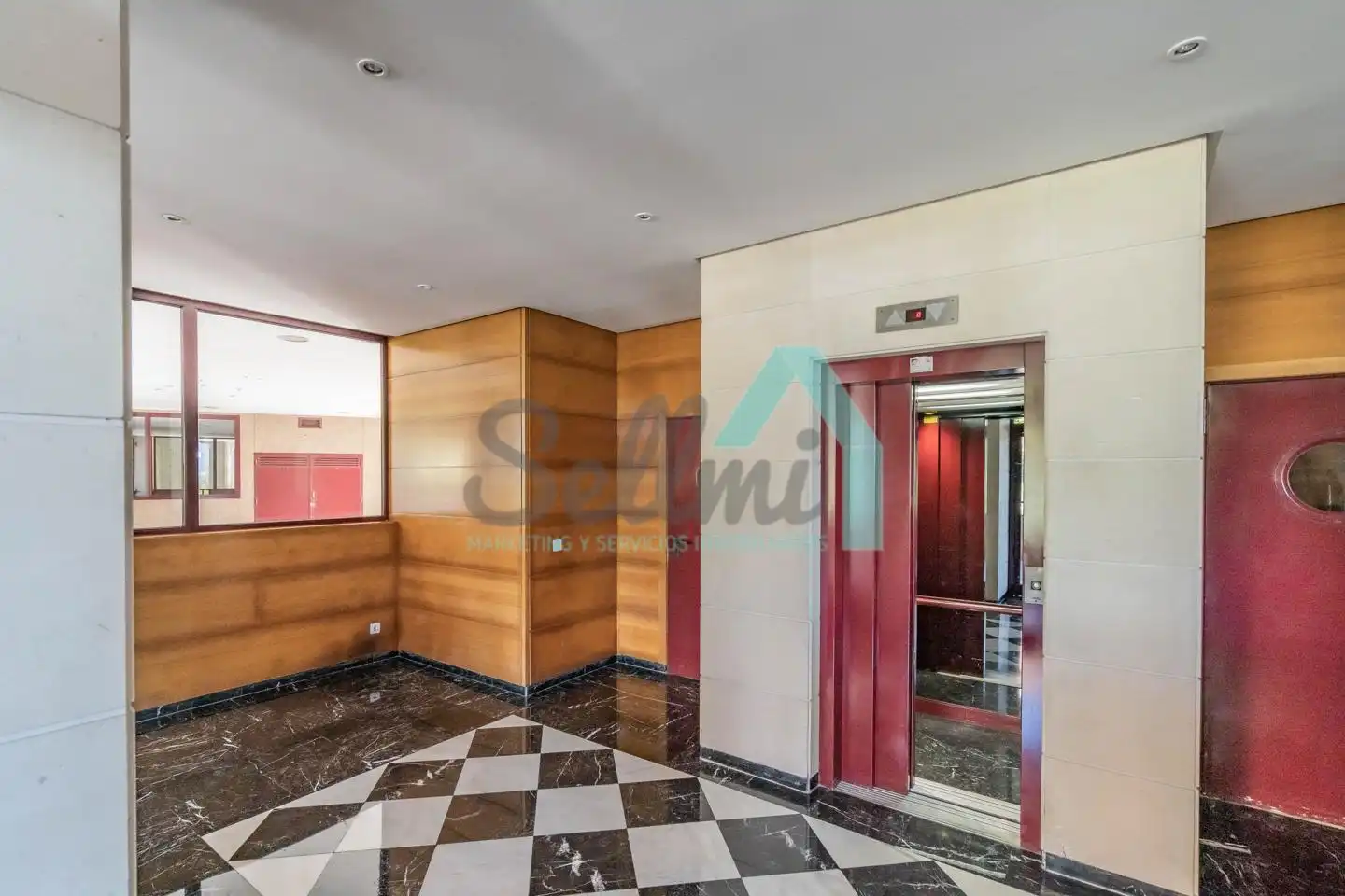 Piso de alquiler en Oviedo  con Calefacción, Parquet y Terraza